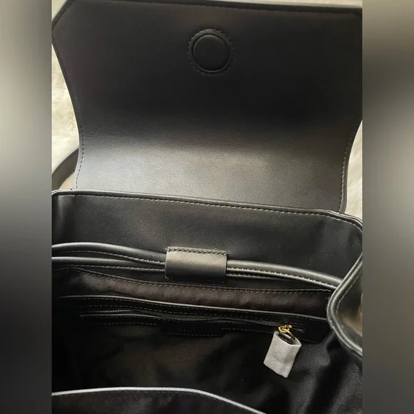 New! Pinko Elegant Black Leather Backpack display picture 1